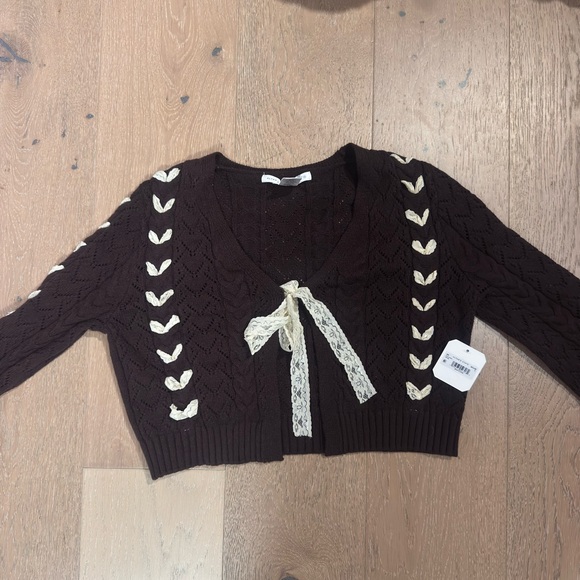 Altard State V-Neck Cable Knit Cropped Sweater Cardigan in Chocolate Brown - Picture 5 of 6